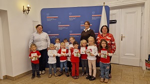 Dzieci z wizytą w Konsulacie RP w Ostrawie