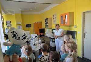 Z Kicią Kocią u okulisty