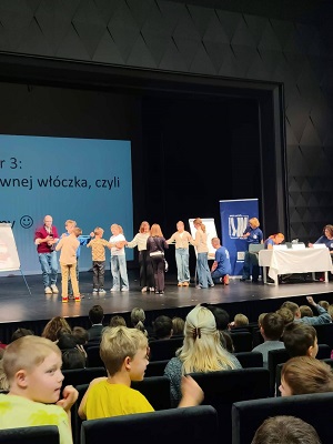 Z książką na walizkach. Literacka przygoda naszych uczniów! 📚